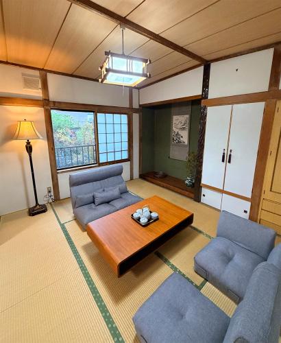 monkhouse_livingroom06
